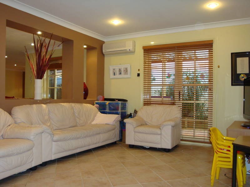 8 Angela Street, Cecil Hills NSW 2171