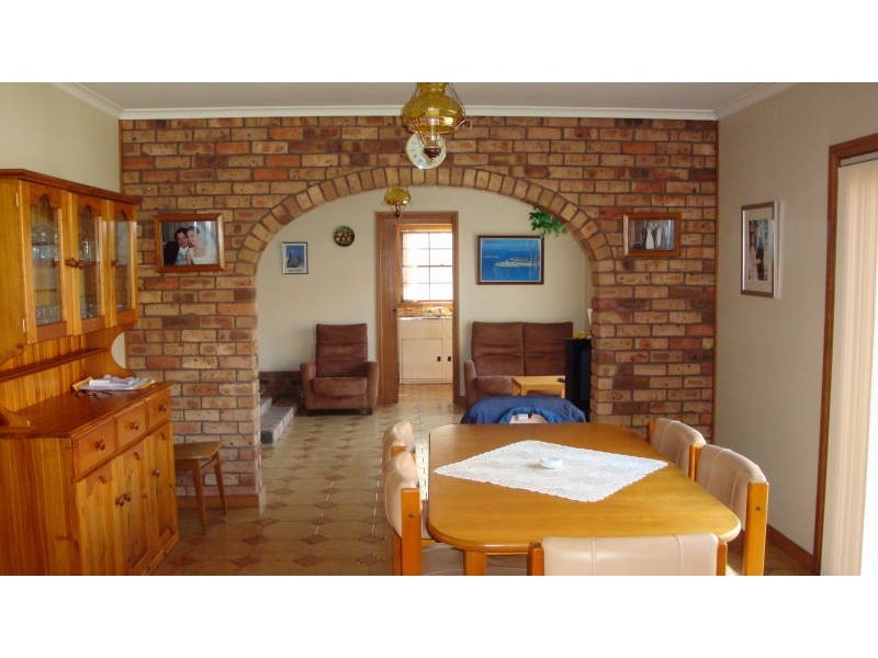 8 Eden Place, Bossley Park NSW 2176