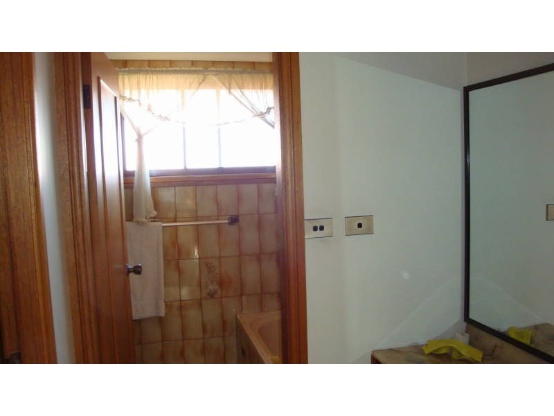 8 Eden Place, Bossley Park NSW 2176