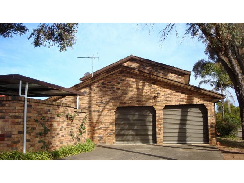 8 Eden Place, Bossley Park NSW 2176
