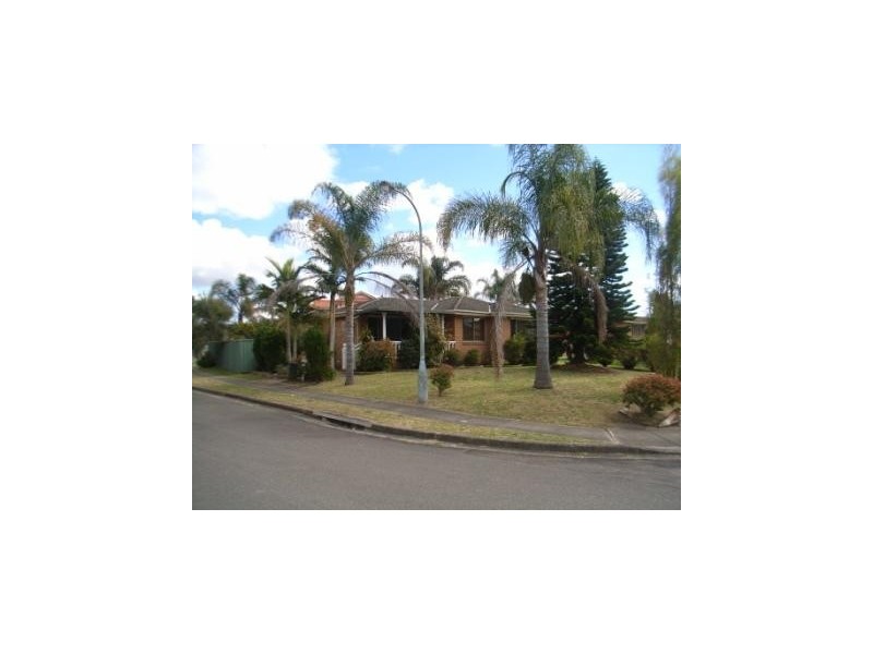 1 Agnew Close, Bossley Park NSW 2176