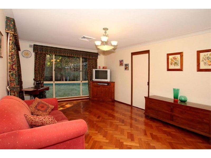 8 Gleeson Place, Abbotsbury NSW 2176