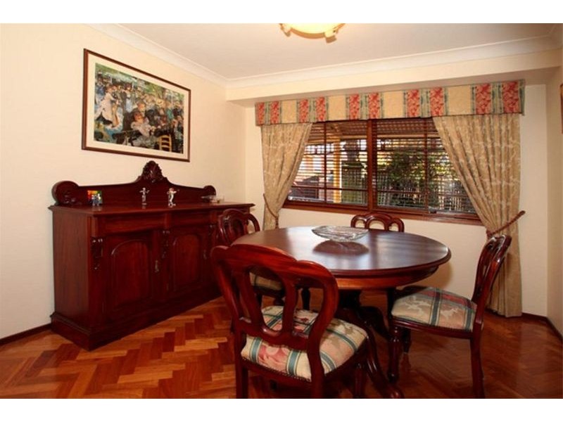 8 Gleeson Place, Abbotsbury NSW 2176