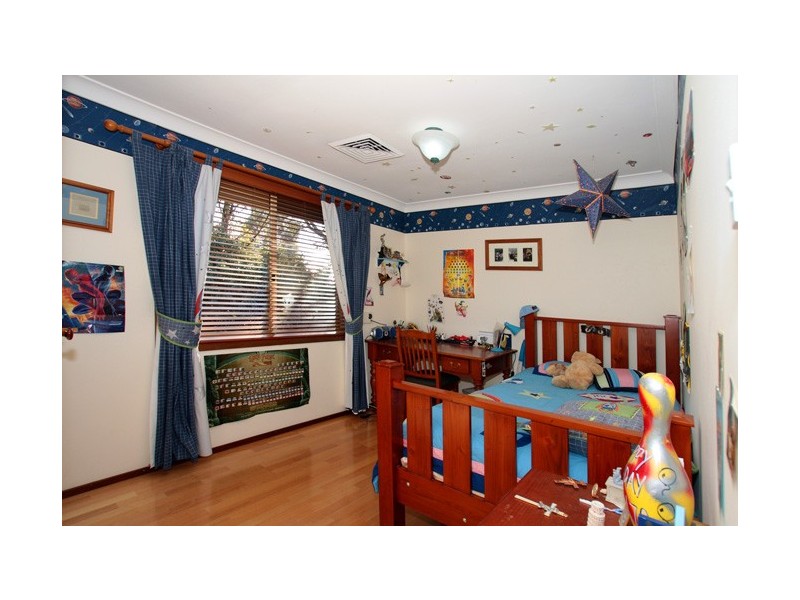 8 Gleeson Place, Abbotsbury NSW 2176