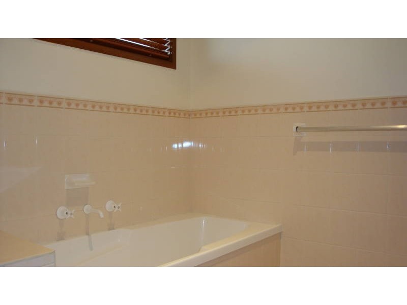 8 Gleeson Place, Abbotsbury NSW 2176