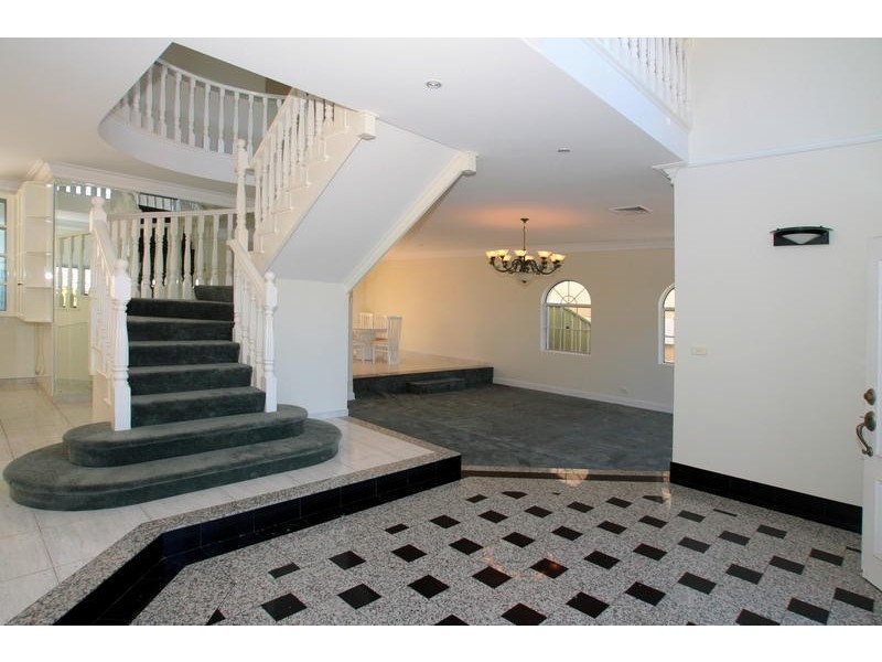 2 Moree Place, Bossley Park NSW 2176