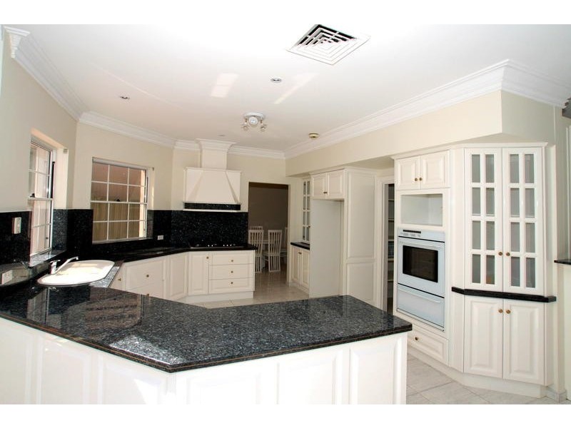 2 Moree Place, Bossley Park NSW 2176