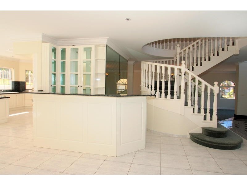 2 Moree Place, Bossley Park NSW 2176