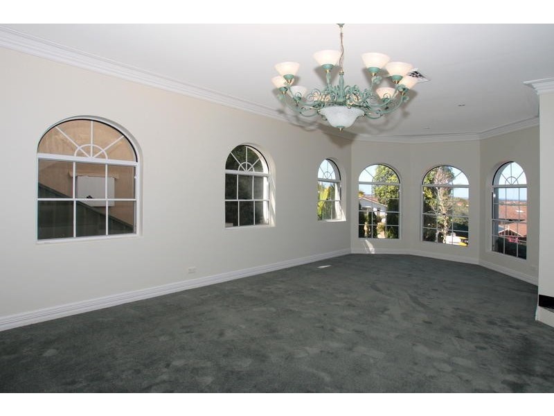 2 Moree Place, Bossley Park NSW 2176