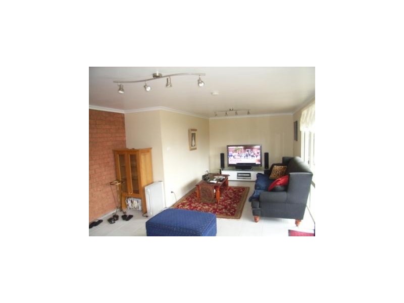 7 Dark Close, Edensor Park NSW 2176