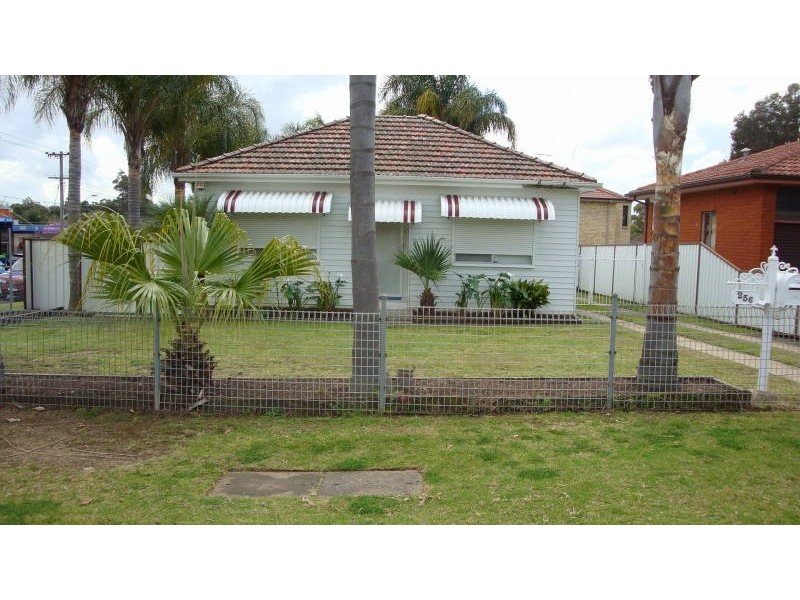 256 Brenan Street, Smithfield NSW 2164