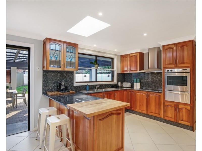 6 Ute Place, Bossley Park NSW 2176