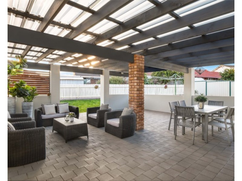 6 Ute Place, Bossley Park NSW 2176