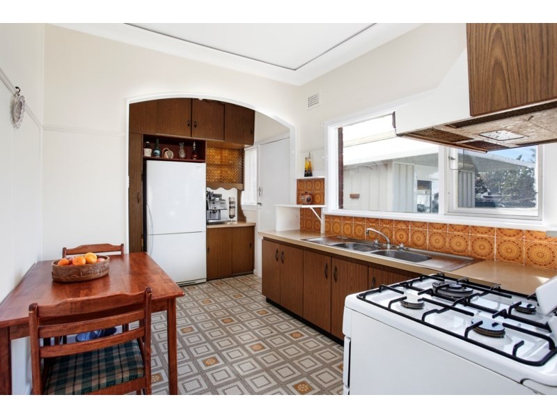 4 Smiths Avenue, Cabramatta NSW 2166