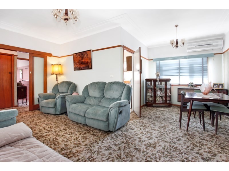 4 Smiths Avenue, Cabramatta NSW 2166