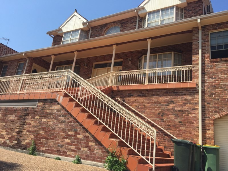 4/2 Lewers Close, Abbotsbury NSW 2176