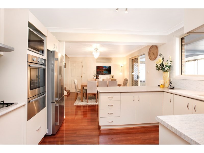 2/2 Monte Bello Close, Green Valley NSW 2168