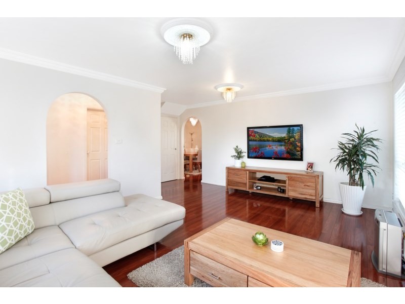 2/2 Monte Bello Close, Green Valley NSW 2168