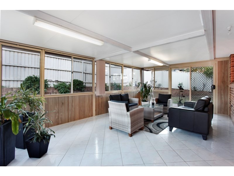 2/2 Monte Bello Close, Green Valley NSW 2168