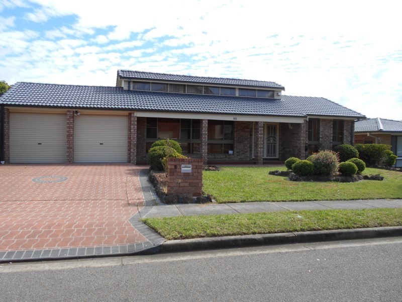 82 Tallowood Crescent, Bossley Park NSW 2176