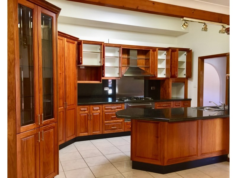 82 Tallowood Crescent, Bossley Park NSW 2176