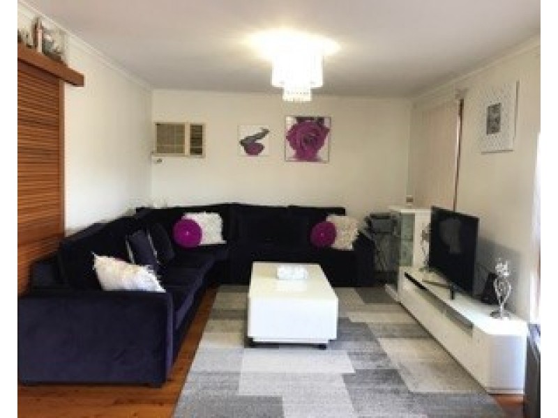 4 Ash Close, Bossley Park NSW 2176