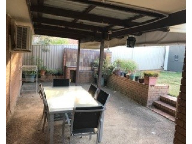 4 Ash Close, Bossley Park NSW 2176