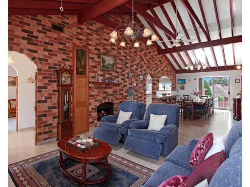 7 Urunga Place, Bossley Park NSW 2176