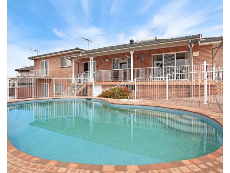 7 Urunga Place, Bossley Park NSW 2176