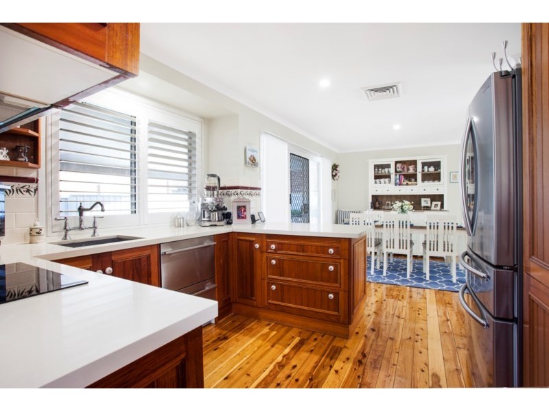 35 Tallowood Crescent, Bossley Park NSW 2176