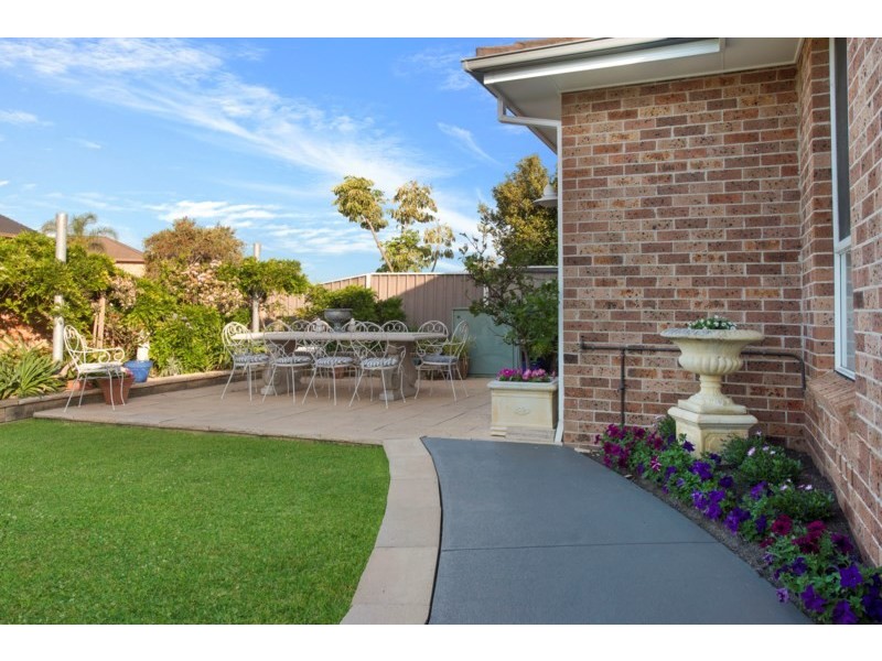 35 Tallowood Crescent, Bossley Park NSW 2176