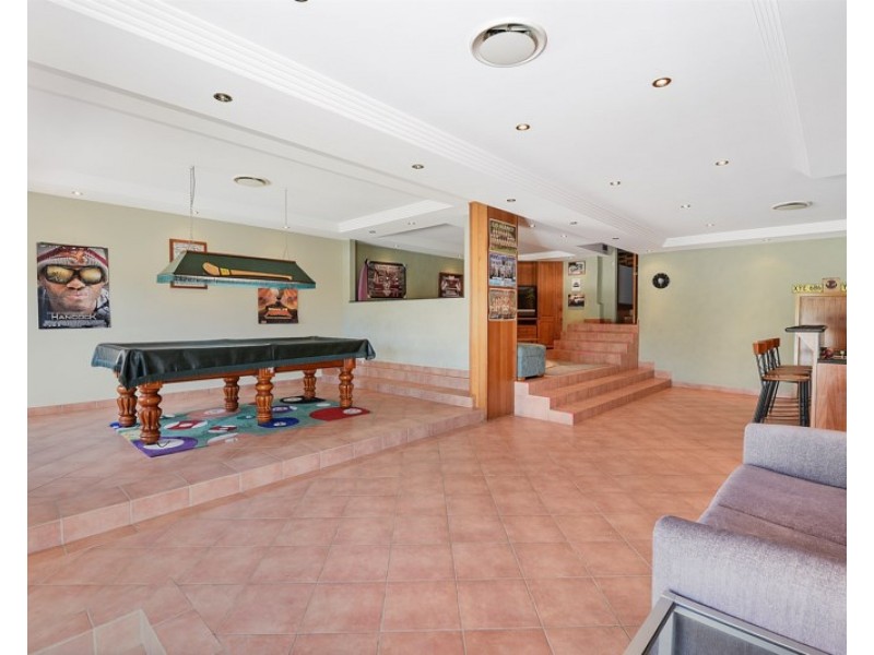 12 Franklin Place, Bossley Park NSW 2176