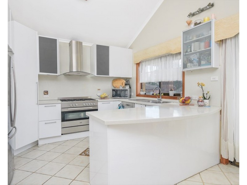 12 Franklin Place, Bossley Park NSW 2176