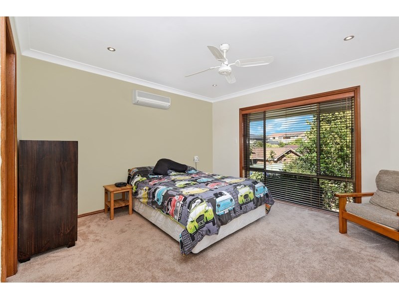12 Franklin Place, Bossley Park NSW 2176