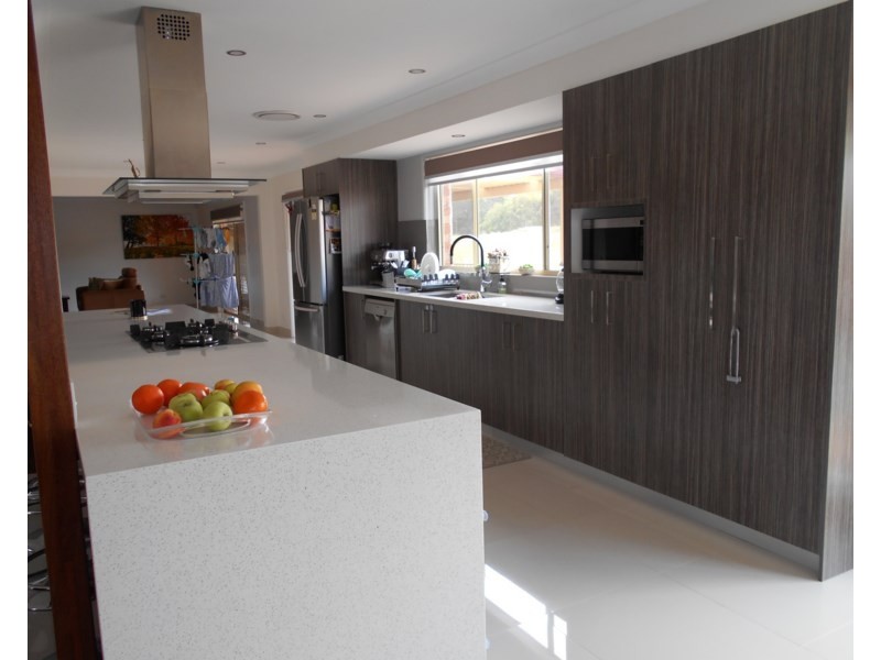 6 Comin Place, Abbotsbury NSW 2176