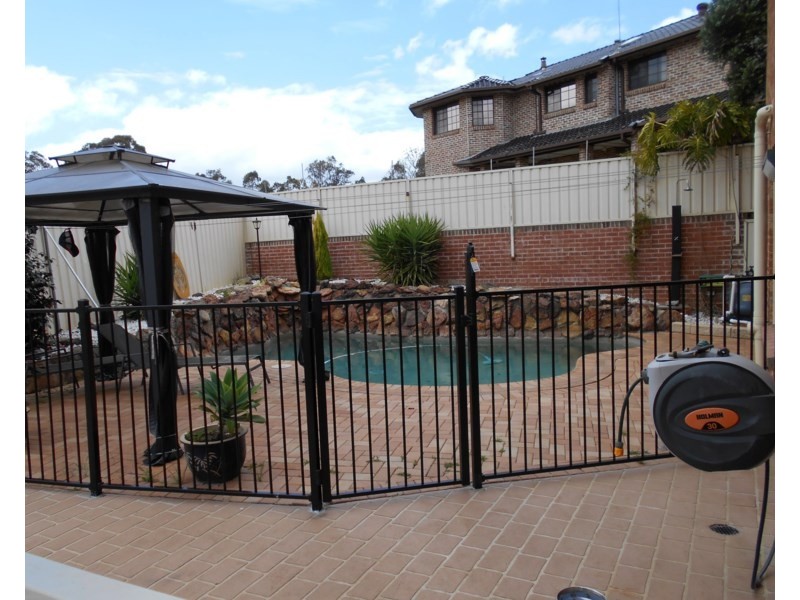 6 Comin Place, Abbotsbury NSW 2176