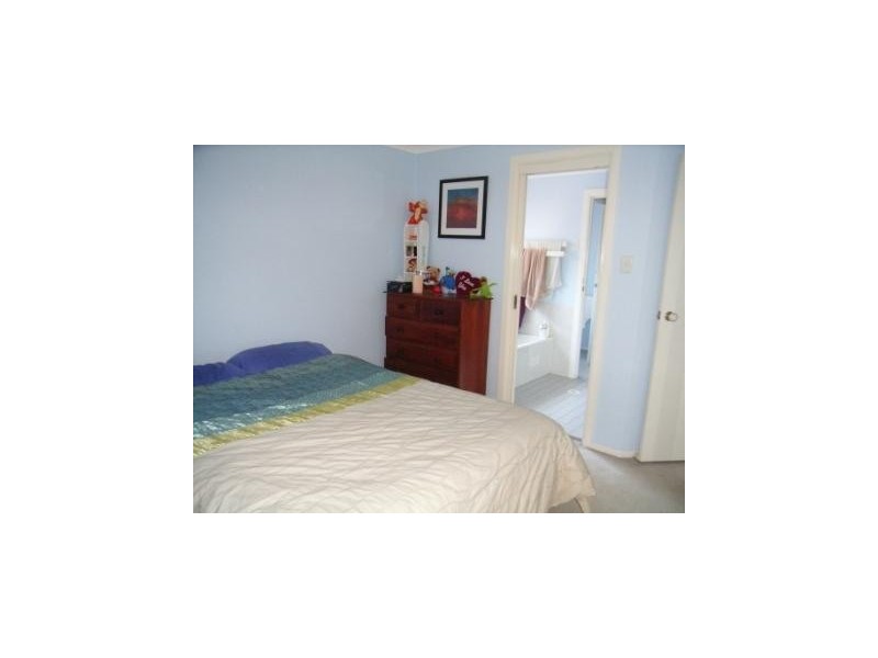 Edensor Park NSW 2176