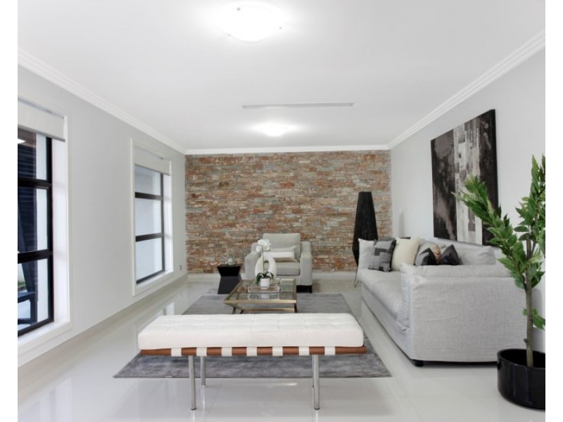 5 Tallowood Crescent, Bossley Park NSW 2176