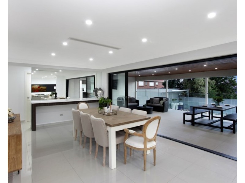 5 Tallowood Crescent, Bossley Park NSW 2176