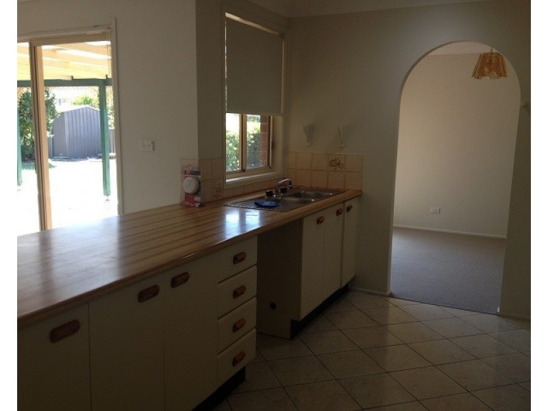 17 Falmer Street, Abbotsbury NSW 2176