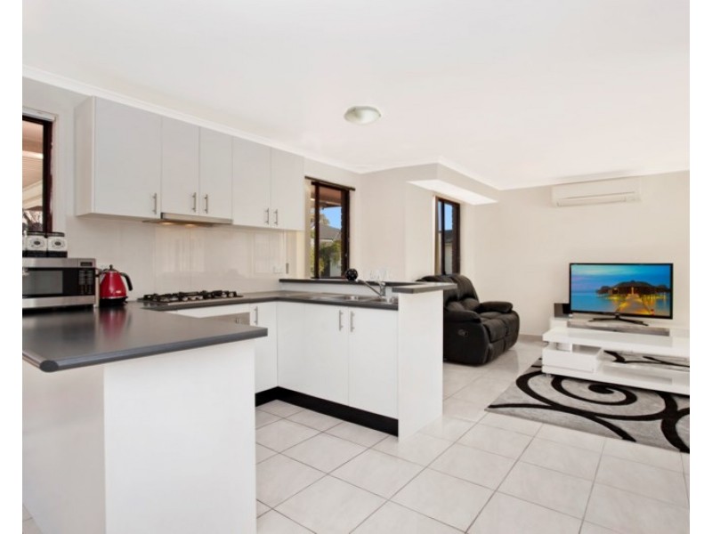 2 Kokoda Place, Bossley Park NSW 2176