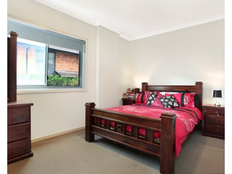 1/3-9 Warby Street, Campbelltown NSW 2560