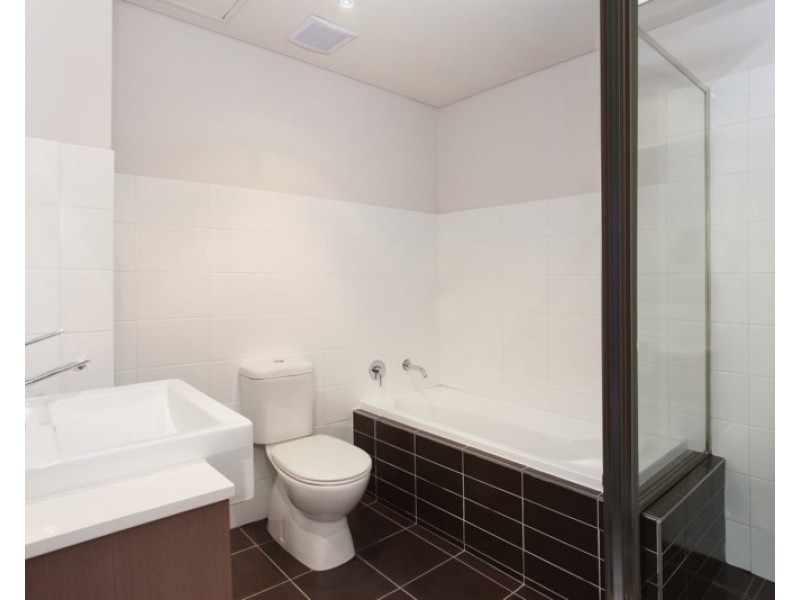 1/3-9 Warby Street, Campbelltown NSW 2560