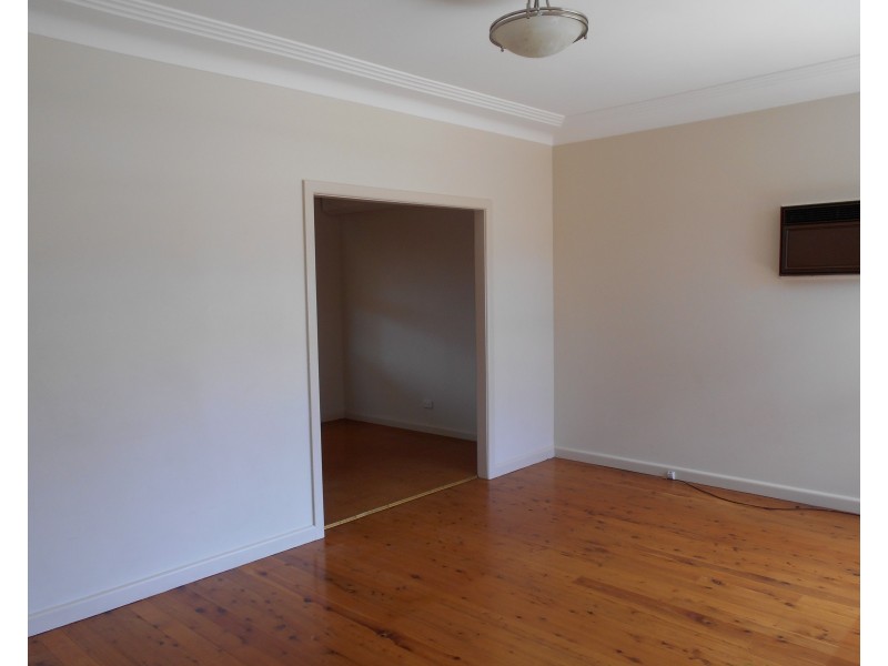 40 Serpentine Street, Merrylands NSW 2160