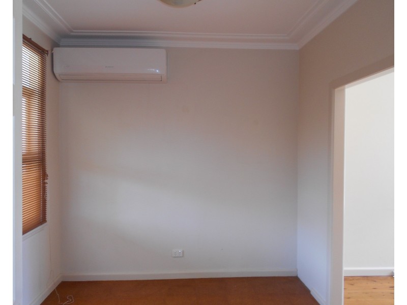 40 Serpentine Street, Merrylands NSW 2160