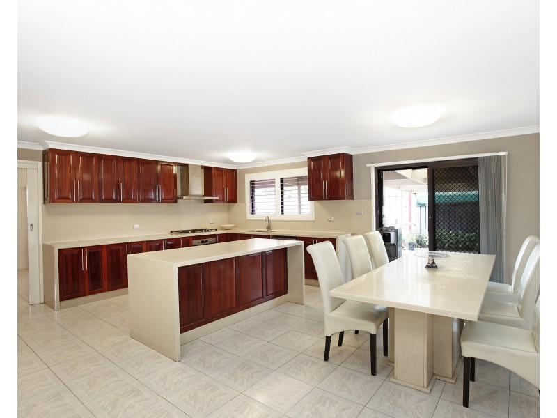 11 Glen Davis Avenue, Bossley Park NSW 2176