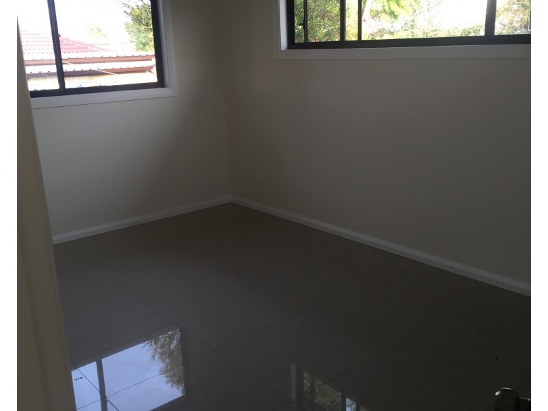 8A Lawford Street, Fairfield West NSW 2165