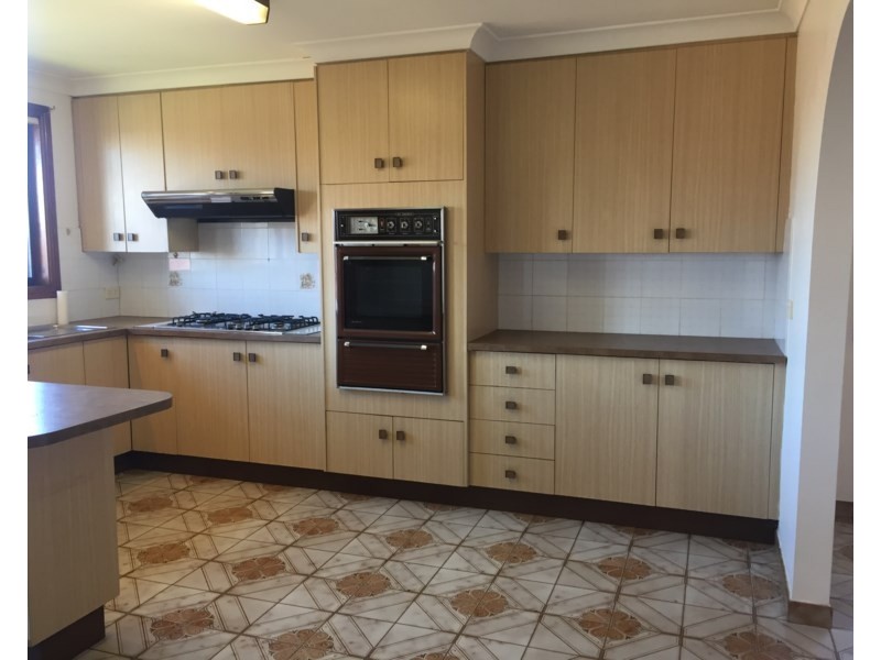 42 Boronia Road, Bossley Park NSW 2176