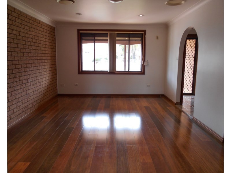 42 Boronia Road, Bossley Park NSW 2176