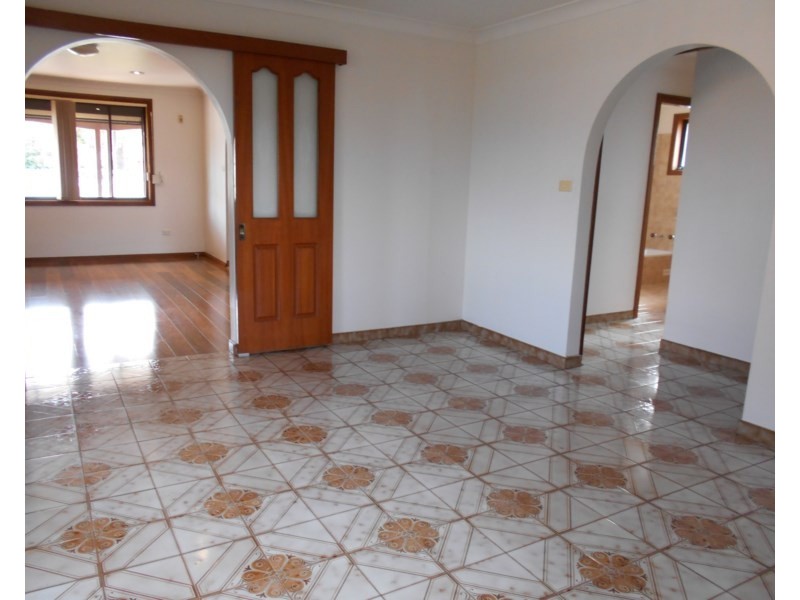 42 Boronia Road, Bossley Park NSW 2176